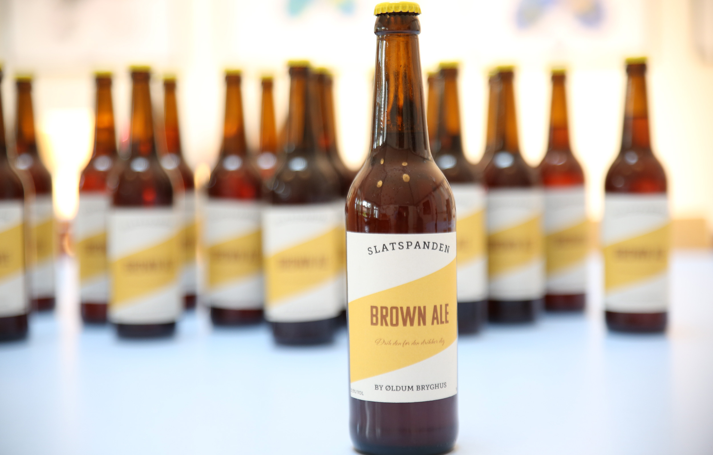 Vi skal brygge vores egen øl. Den skal på flaske og du får mulighed for at lave dine egne etiketter.
