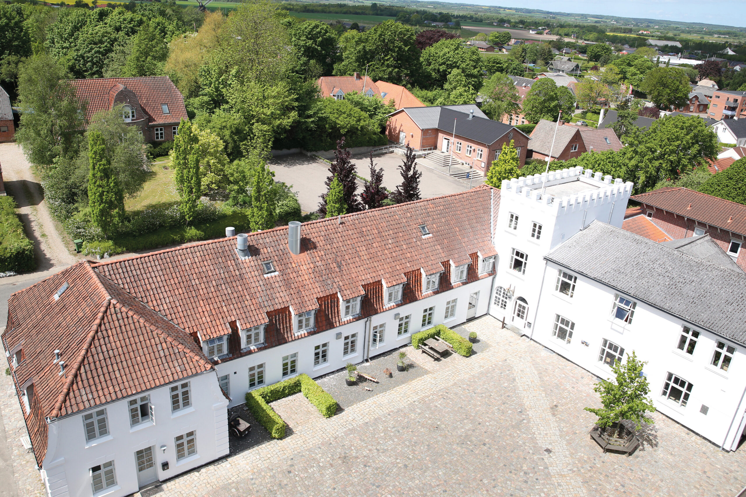 Uldum Højskole set fra oven