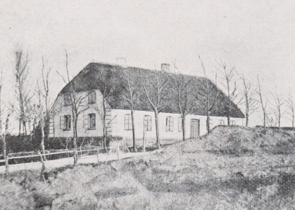 Den første bygning tilknyttet Uldum Højskole er fra 1852