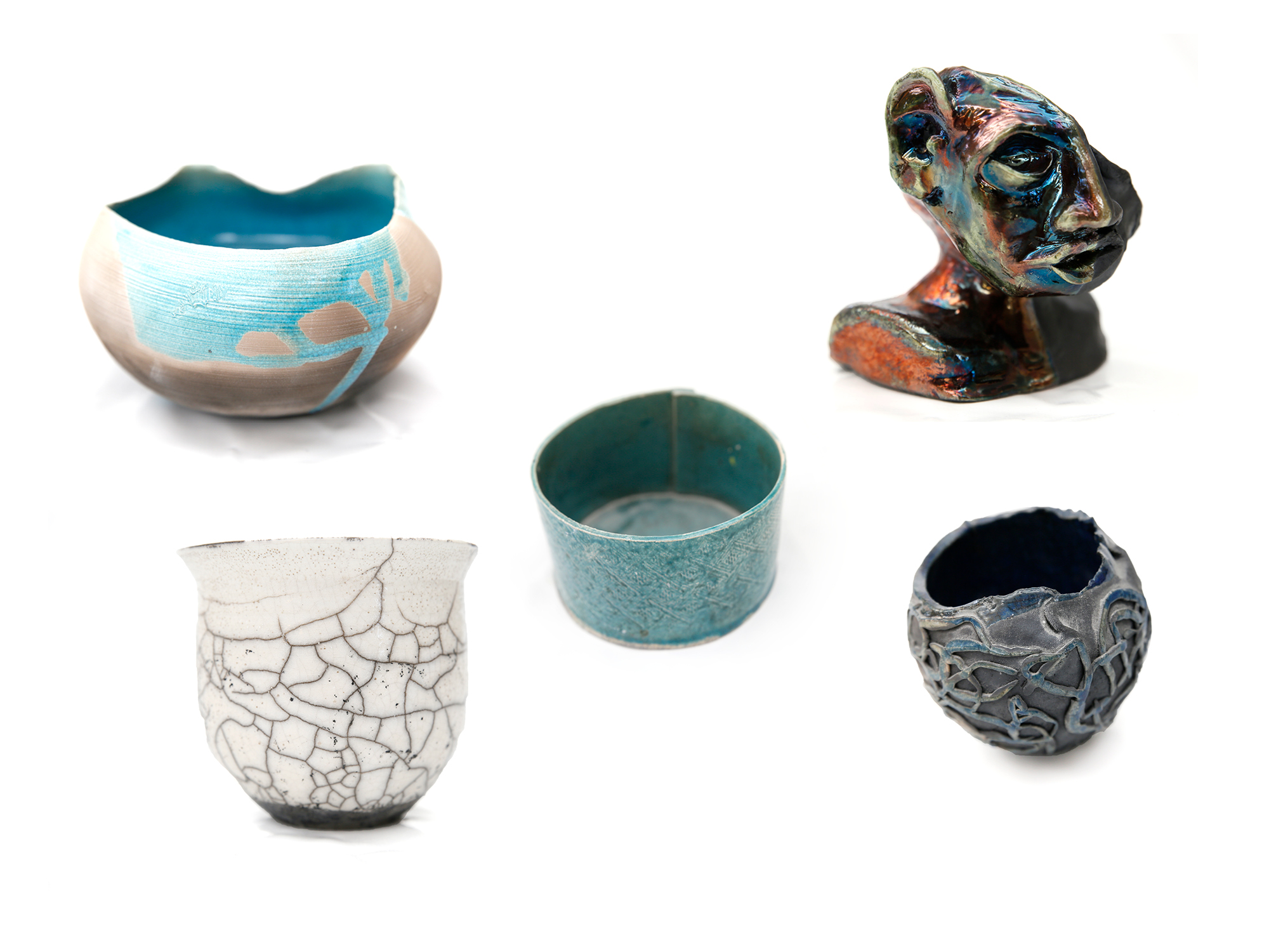Nogle eksempler på raku-keramik.